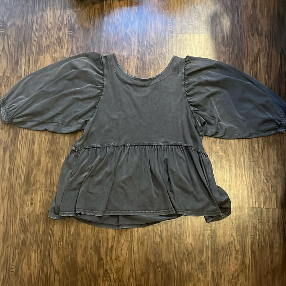 Dark gray puff sleeve top